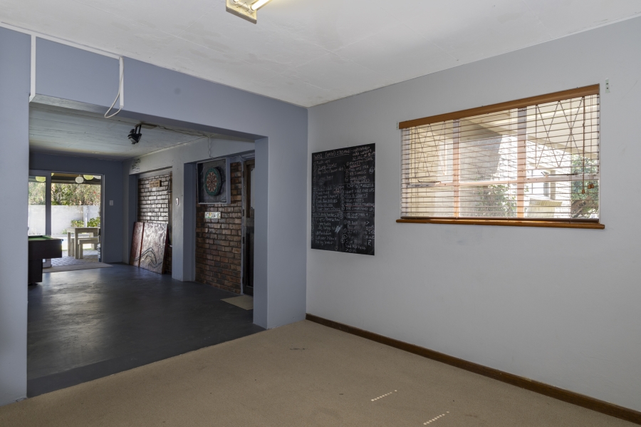 5 Bedroom Property for Sale in West Bank Eastern Cape